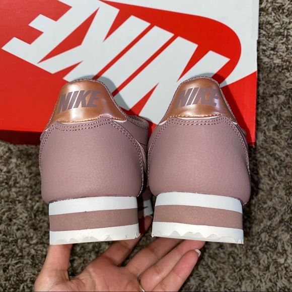 New Size 10 Nike Classic Cortez Sneakers - Picture 5 of 6